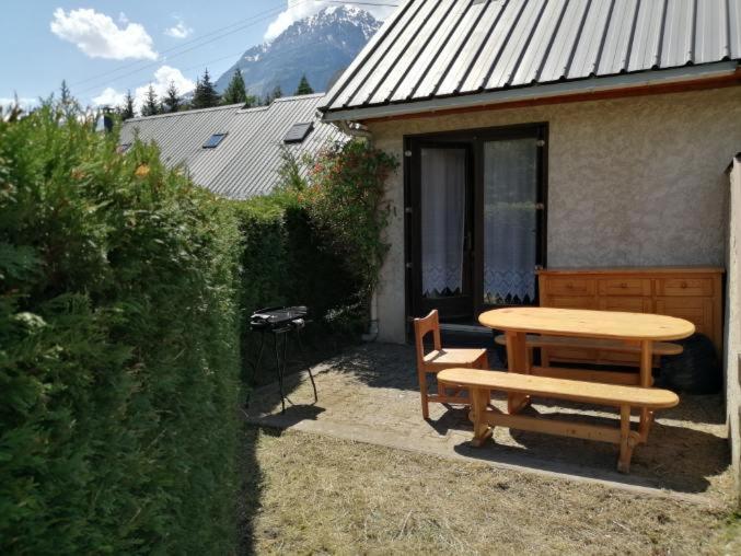Villa L'Eau Dolle, Maison 8 Personnes Avec Jardin Au Bord De La Riviere Et A Proximite De La Remontee Mecanique Allemont Exterior foto
